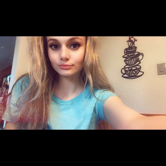 Profile Picture of Ciara Dunbrack (@ccdunbrack7) on Poshmark