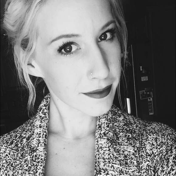 Profile Picture of Danielle Block (@danielleblock) on Poshmark