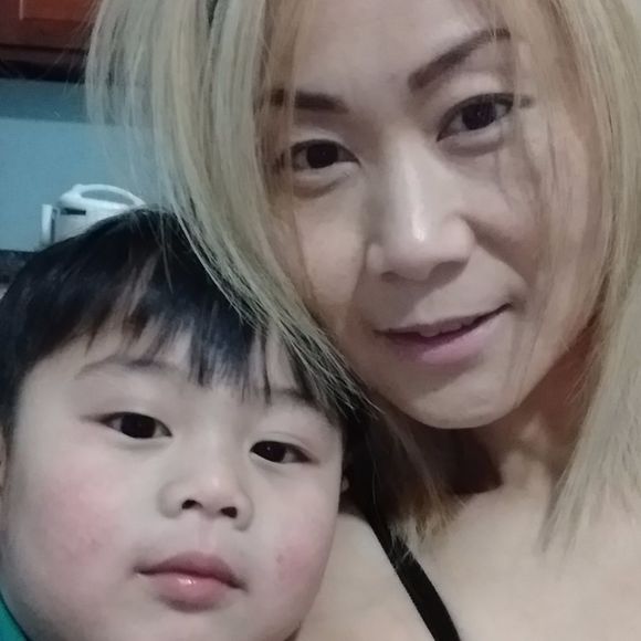 Profile Picture of Alice Lee (@aliwee4u) on Poshmark