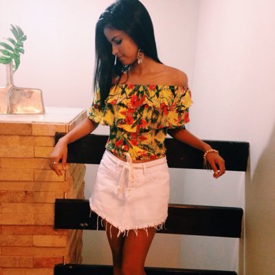 Profile Picture of Larissa Lima (@_larilds) on Twitter