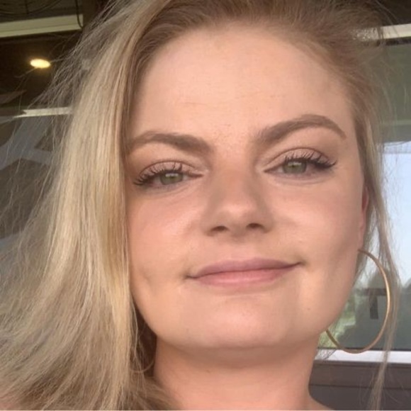 Profile Picture of Kelly O'flaherty (@keloflaherty) on Poshmark