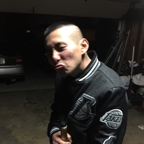 Profile Picture of Rawny Young (@rawnyya92) on Poshmark