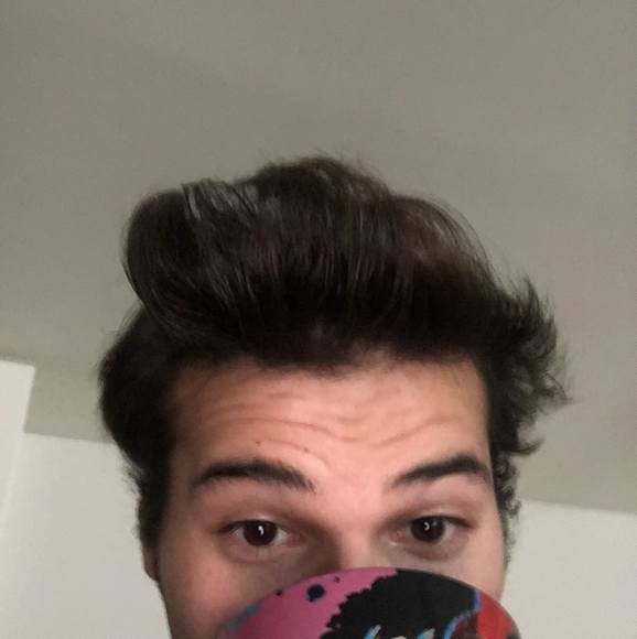 Profile Picture of Chris Viramontes (@chrisviramontes) on Poshmark