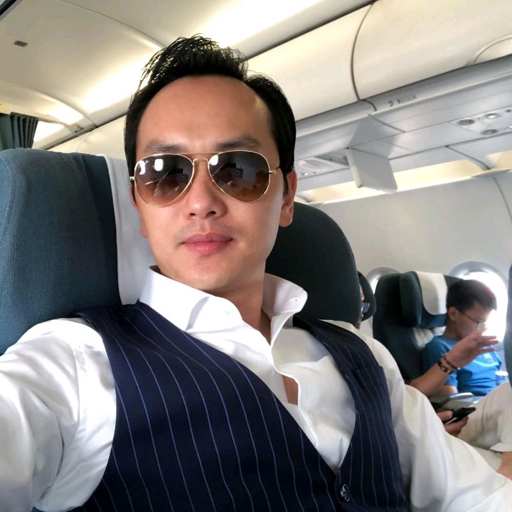 Profile Picture of danzhang (@edu..42) on Tiktok