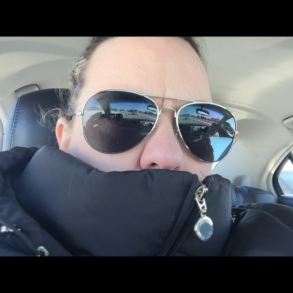 Profile Picture of Gindy Neidermyer (@drgindy) on Poshmark