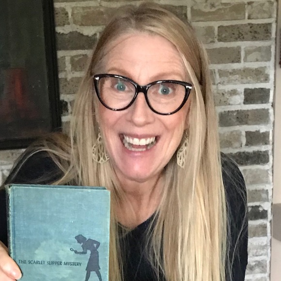 Profile Picture of Janeen Mellick (@janeenmellick) on Poshmark