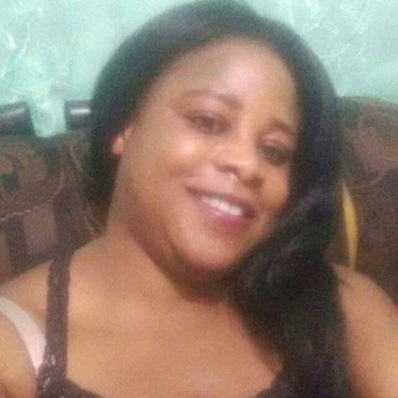 Profile Picture of Roseda Beauzil (@rosedabeauzil4) on Poshmark