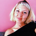 Profile Picture of Kris Hallenga (@howtoglitteraturd) on Instagram