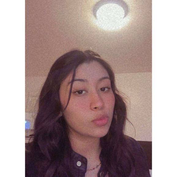 Profile Picture of Cesi Cru (@cesicru) on Poshmark