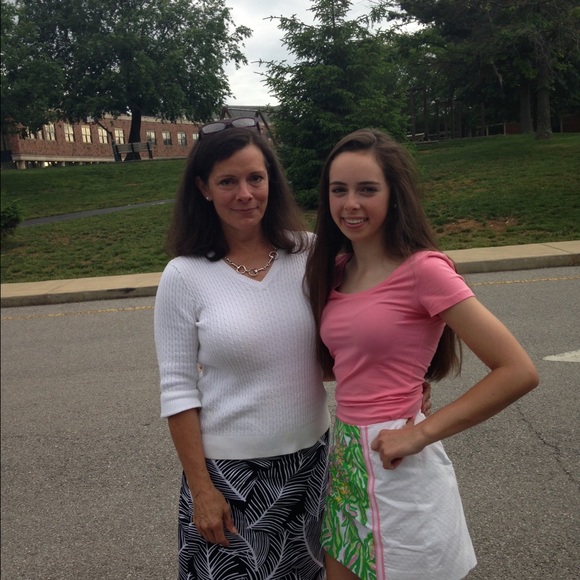 Profile Picture of Kathleen Moloney (@kathleen_molo) on Poshmark