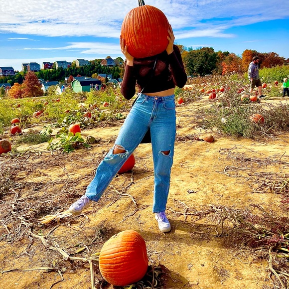 Profile Picture of Abby Engart (@engarta) on Poshmark