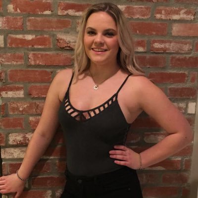 Profile Picture of Amanda Halvorson (@Mandaaahal) on Twitter