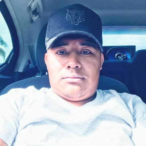 Julio Loera viejon - Poshmark Profile Picture of Julio Loera viejon (@juliosohom7) on Poshmark