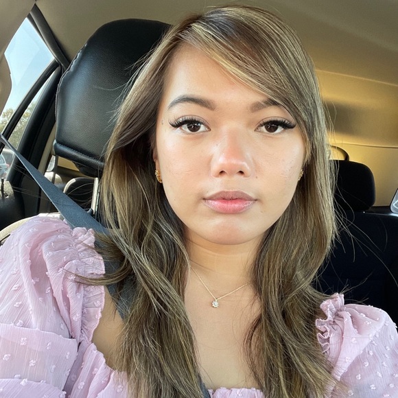 Profile Picture of Trish Manalili (@_trishymanalili) on Poshmark