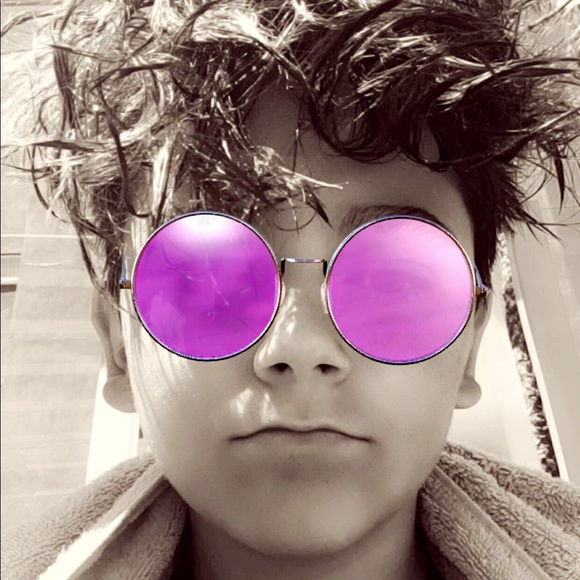 Profile Picture of Jacob Grimm (@yungbrat18) on Poshmark