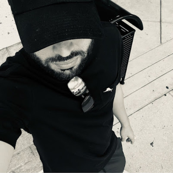 Profile Picture of Mauricio Caraballo casanova (@mauriciocarabal) on Poshmark