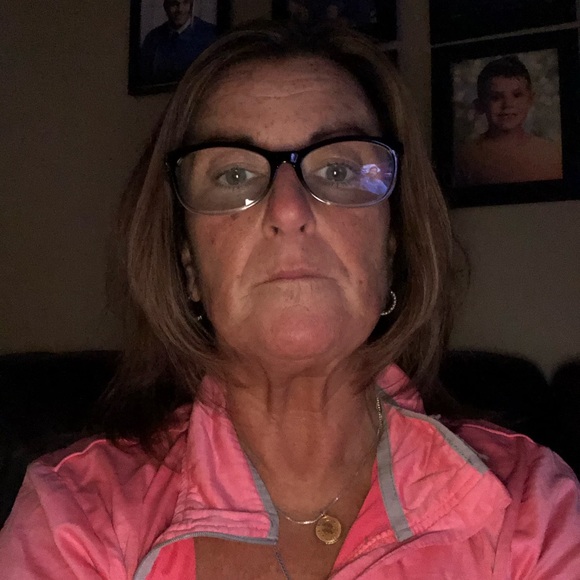 Profile Picture of Linda Norman (@linnor) on Poshmark