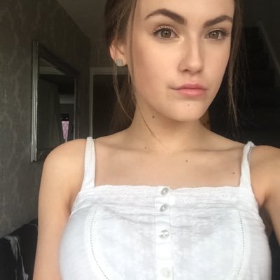 Profile Picture of Beth Sharpe (@bethsharpe15) on Twitter