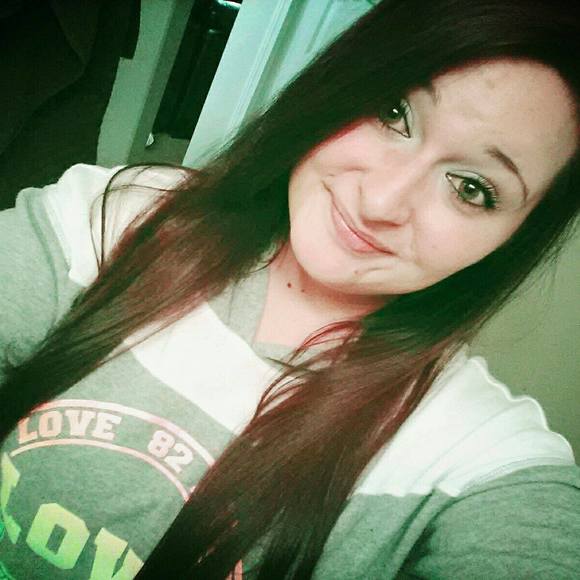 Profile Picture of Tammy Howell (@tammylynn14) on Poshmark