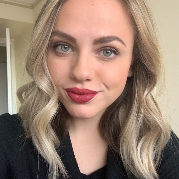 Profile Picture of Julia Huber (@huberj016) on Poshmark