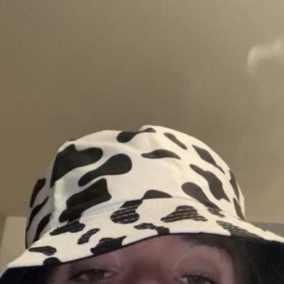 Profile Picture of Prescilla Wawrzyniak (@pwawrzyniak) on Poshmark