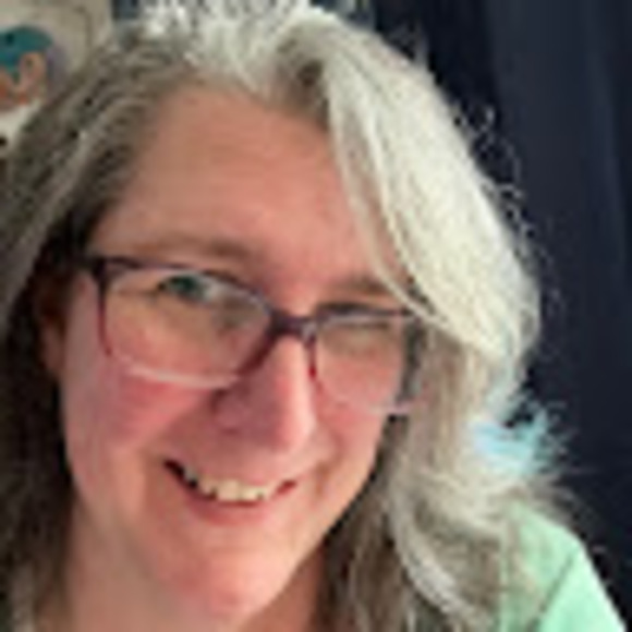 Profile Picture of Lori Michaud (@michaudl222) on Poshmark