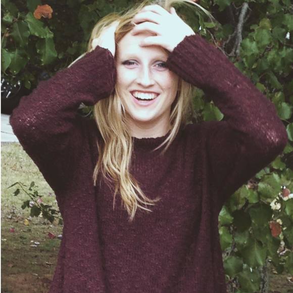 Profile Picture of Carli Glaze (@carliglaze) on Poshmark