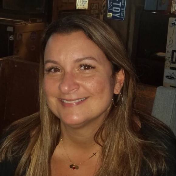 Profile Picture of Tracie Mazza (@tramazza) on Poshmark