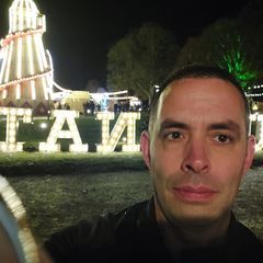 Profile Picture of jasonpetch8 (@jasonpetch8) on Tiktok