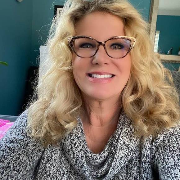 Monica Sheirich - Poshmark Profile Picture of Monica Sheirich (@monicasheirich) on Poshmark