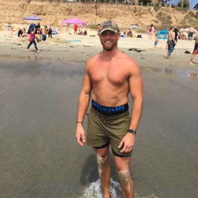 Profile Picture of Psychic Levitator Chris Talbert DDS (@ctalberttt) on Twitter