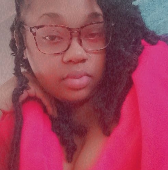 Profile Picture of Audre Mayhue (@mayhueaudre) on Poshmark