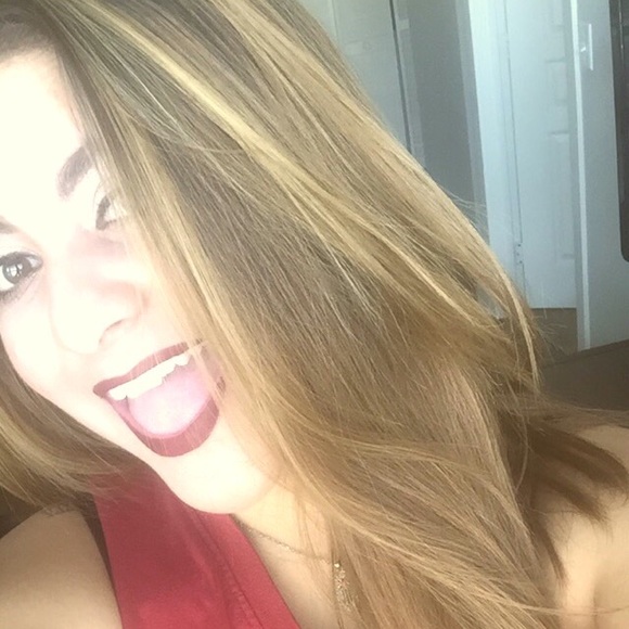 Profile Picture of Paola Malabet (@pmalabet15) on Poshmark