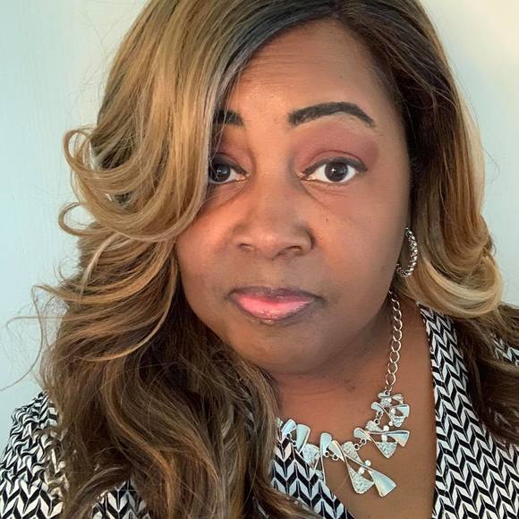 Profile Picture of Debra Bradley (@carlasplace) on Poshmark