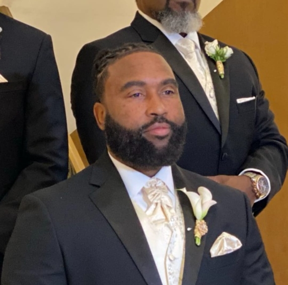 Profile Picture of Antonio Graham (@antoniograha239) on Poshmark