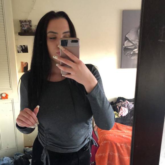 Profile Picture of Megan Potts (@meganpotts284) on Poshmark