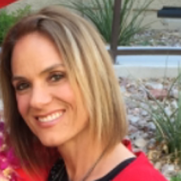 Profile Picture of Kim Rapp (@kimirapp) on Poshmark