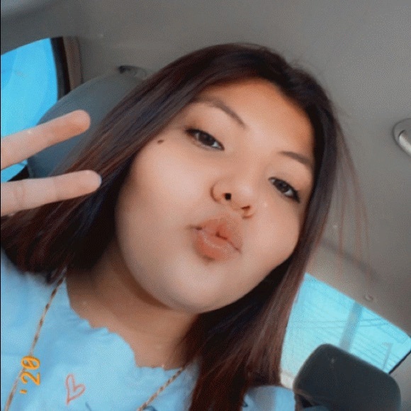 Profile Picture of Victoria Rayo (@vrayo) on Poshmark