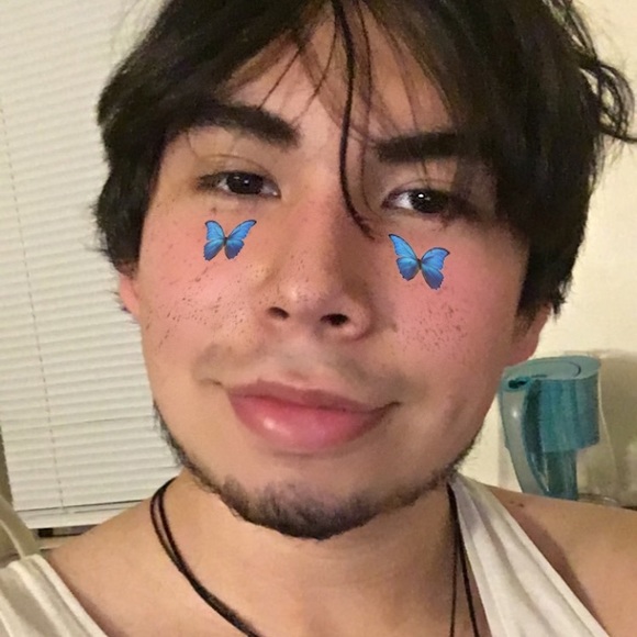 Profile Picture of Diego Hernandez (@d4c_forfree) on Poshmark