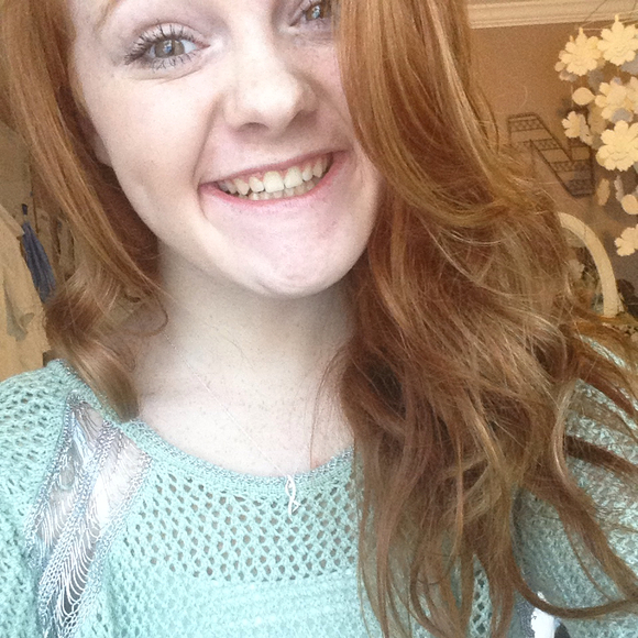 Profile Picture of Jenna Julian (@jennajulian) on Poshmark