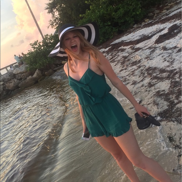 Profile Picture of Emily Isaacson (@emily_217) on Poshmark