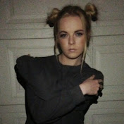Profile Picture of Sarah Gibbons (@iKissTheCamera) on Youtube