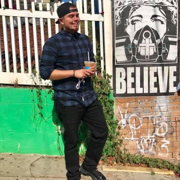 Profile Picture of Carlos Tobar (@tobar_carlos123) on Poshmark