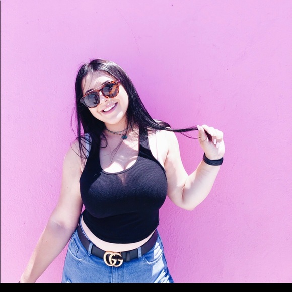 Profile Picture of Isabelle Quinn (@isabellequinn) on Poshmark