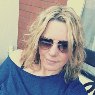 Profile Picture of Sherri Hobbs (@hobbseychick) on Twitter