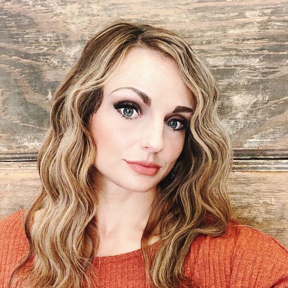 Profile Picture of Tricia Grunwaldt (@tgrunwaldt) on Poshmark