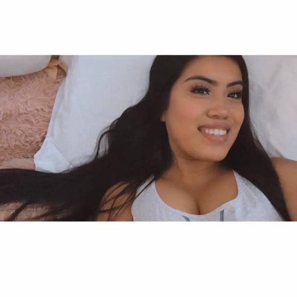 Profile Picture of Jazmin Berriel (@jaazberriel) on Poshmark