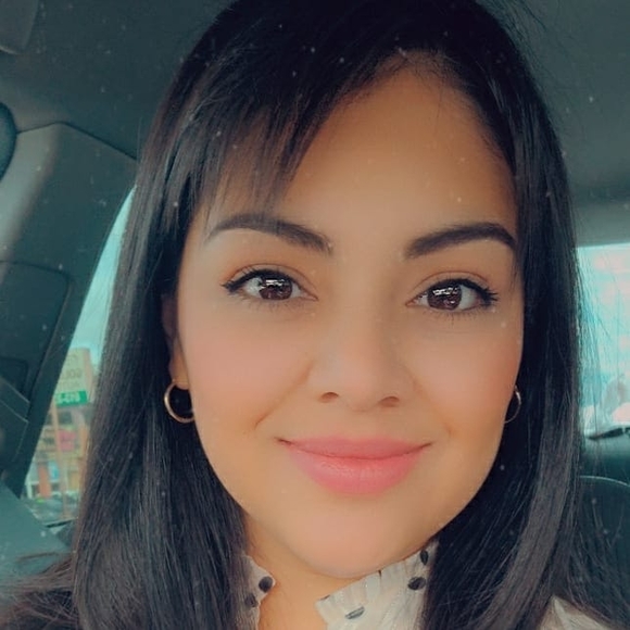 Profile Picture of Patricia Bezanilla (@bezanilla15) on Poshmark