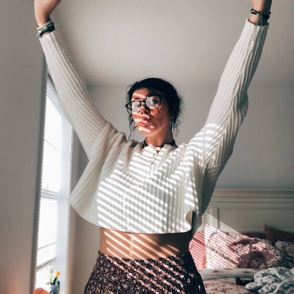 Profile Picture of Nicole Kingdon (@nicoleisabellaa) on Poshmark