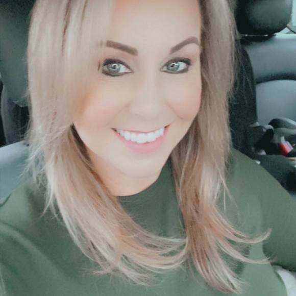 Profile Picture of Kellie Guthrie (@kelliehg) on Poshmark